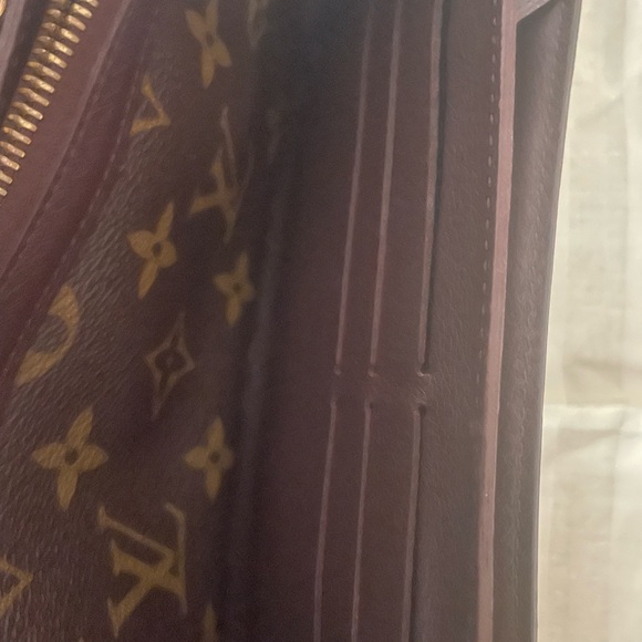 LV cross body purse ( no chain included) - Picture 7 of 13